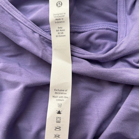 New Lululemon Yoga Cropped T Shirt Shoulder Cut Out SZ 10 - Picture 6 of 6